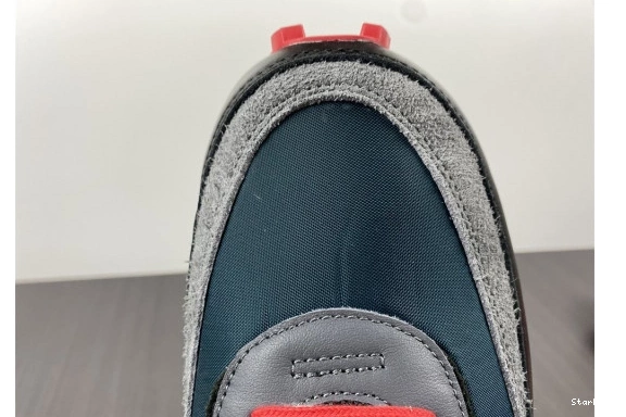 University Undercover LD sacai Red Nike DJ4877-300 Waffle 0319